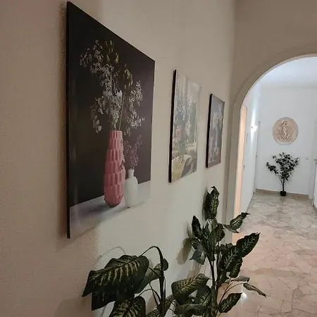 Etnea Glamour House 3*